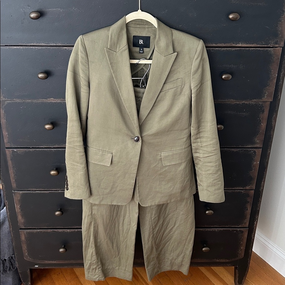 Banana Republic light olive cropped suit pant and coat. Selling as set.